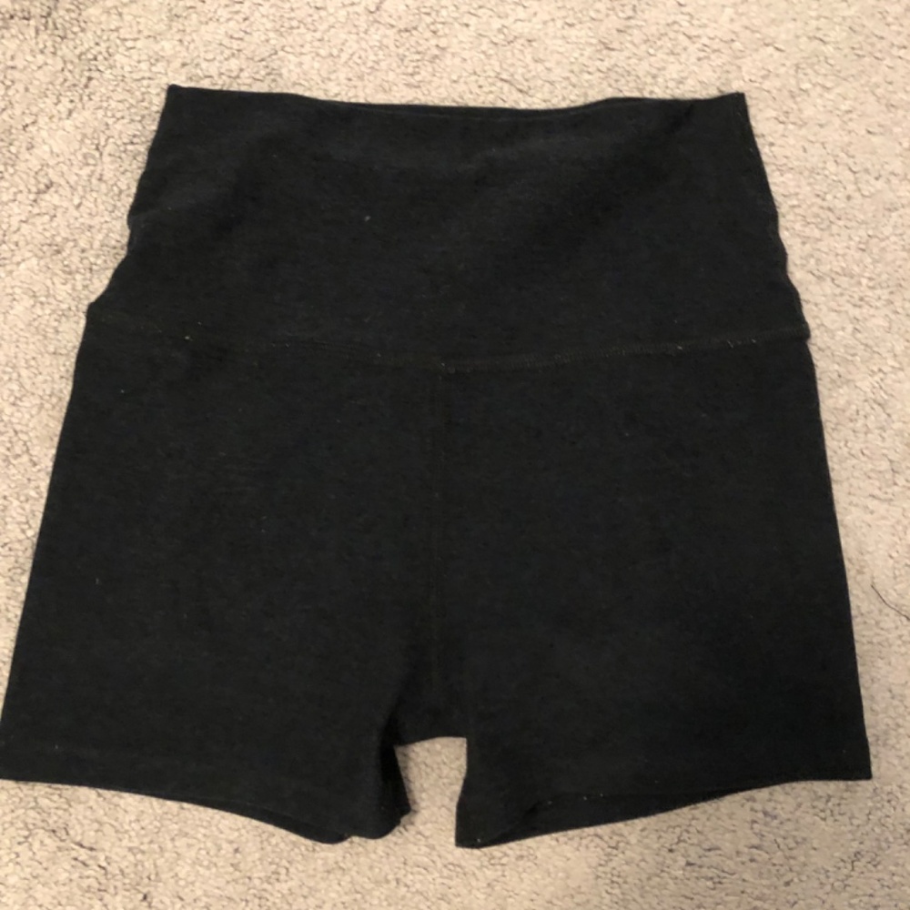 Beyond Yoga Women's Spacedye All for Run Shorts Black Size Small